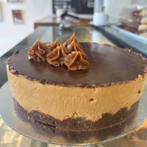 Postre Salchichón con mousse de dulce de leche
